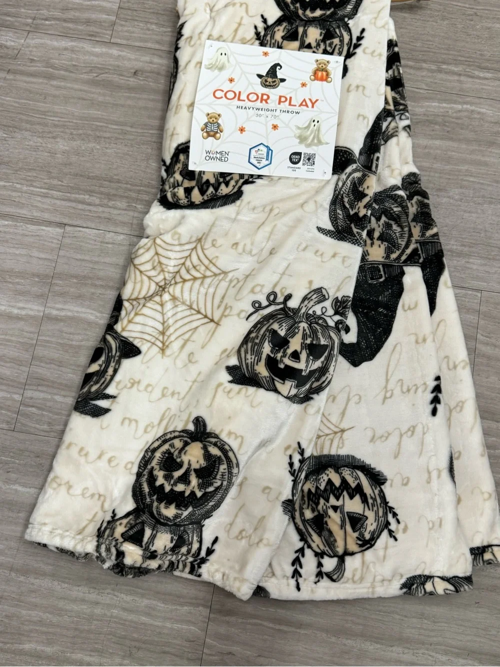 COLOR PLAY Heavyweight Halloween Throw Blanket - Black & Cream Pumpkin Design